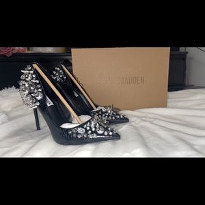 Brand New Steve Madden black drizzle heels